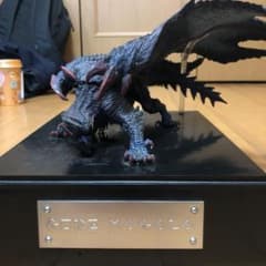 ゴアマガラ　フィギュアのサムネイル