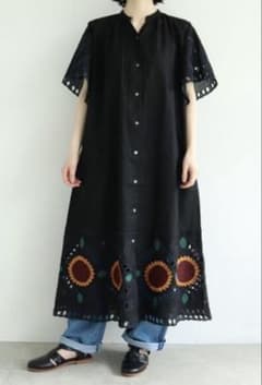 l'atelier du savonひまわりとくるくるカットワーク刺繍ワンピース