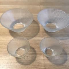ガラスの器　大小サイズ４つセットのサムネイル