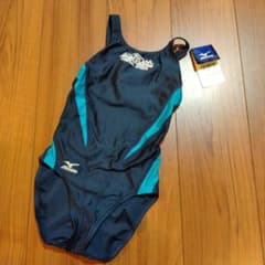 新品未使用　セントラル水着　女子140cmのサムネイル