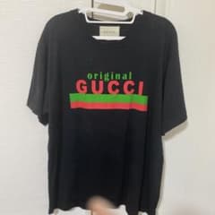 値下げ‼︎GUCCI グッチ Tシャツ　ロゴプリント　黒のトップス　シェリーライン グッチのロゴが映えるTシャツに注目！──秋のショートスリーブ
