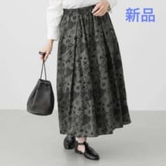 【新品】かぐれ　リバティプリントスカートのサムネイル