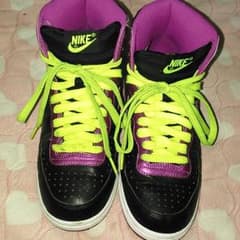 今月までのお値段！NIKEスニーカーのサムネイル