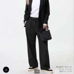 タックワイドパンツ S ブラック UNIQLOのサムネイル
