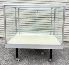 [Showa Retro Antique Glass Display Case] ​​Shop fixture with lighting and casters