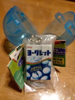 meiji 明治シャカシャカチャーム3 ヨーグレット ガチャのサムネイル