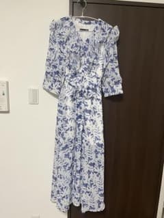 SHEIN ワンピース ホワイト ブルー 花柄 リボンのサムネイル