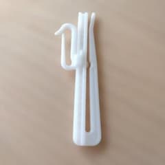 ホワイト カーテンフック　端用 プラスチックのサムネイル