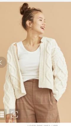最終お値下げ　新品　BEAUTY&YOUTH ハンドニットケーブルカーディガンのサムネイル