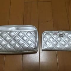 新品  化粧ポーチのサムネイル