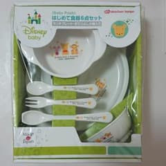 らん様専用　【新品未使用】プーさん 離乳食器セット& BEBE スタイのサムネイル