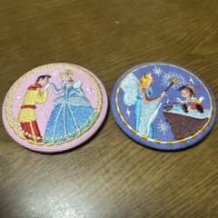 ディズニー 刺繍入り缶バッジ シンデレラ ピノキオのサムネイル