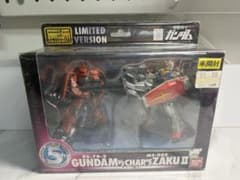 新品未開封　MIA ガンダム VS シャア専用ザク（ガルマ散る）のサムネイル
