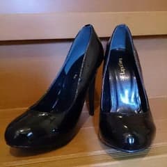 お値下げしました☆黒エナメルハイヒールのサムネイル