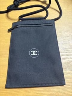 CHANEL BEAUTE スマホショルダーのサムネイル