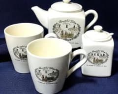 オフホワイトのティーセット　アンティーク　ヴィンテージ　茶器　ティーカップのサムネイル