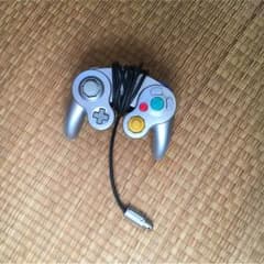 ゲームキューブコントローラーのサムネイル