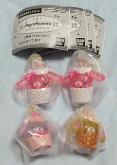 ガチャ　シュガーバニーズ　カップケーキチャーム　4個セット
