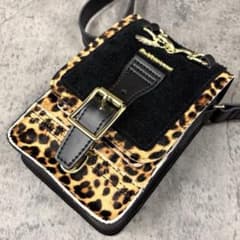 極美品】ドクターマーチンレオパード柄 ヒョウ柄 スマホショルダー 