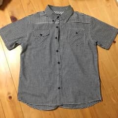値下げ！KIKSTYOシャツのサムネイル