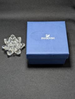 Swarovski クリスタル ロータス 置物　A064 Swarovski クリスタル ロータス 置物 A064 - メルカリ