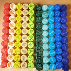 ペットボトルキャップ レインボー10色100個のサムネイル