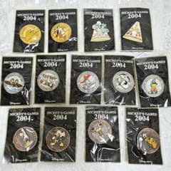 DisneyStore ミッキーのゲーム ピンバッジ まとめ売り - メルカリ