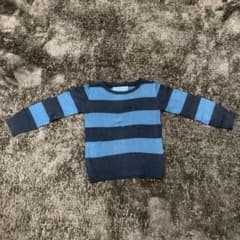 3〜4歳くらいのサイズです。目立った傷や汚れはありません。薄手のセーターです。のサムネイル