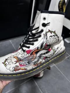 Dr. Martens タトゥー柄 8ホールブーツ ホワイトのサムネイル