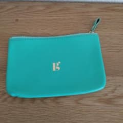 レザー　ターコイズ ジッパーポーチ　 Bのロゴ