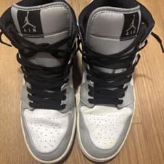 Nike Air JORDANのサムネイル