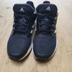 adidas ランニングシューズ ブラック - メルカリ