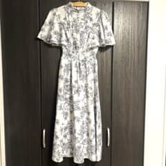 PALEMO STORE フラワープリント マキシワンピース 半袖 Mサイズのサムネイル