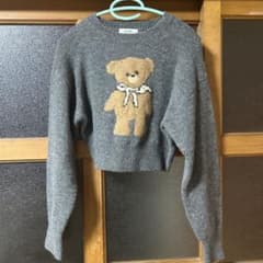 くま柄 クロップド丈 ニット 長袖 グレーのサムネイル