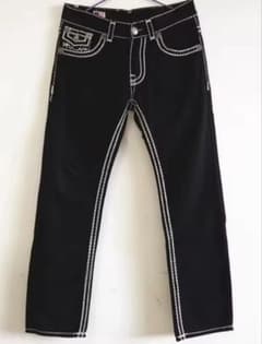 TRUE RELIGION ブラック デニムパンツ ホワイトステッチ - メルカリ