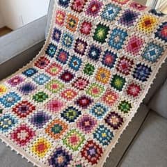 ハンドメイド カラフルなグラニースクエアブランケット マルチカバー