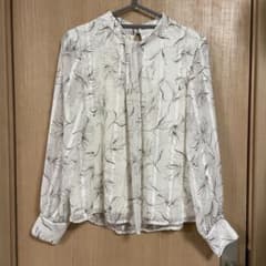 花柄 長袖ブラウス Mサイズのサムネイル