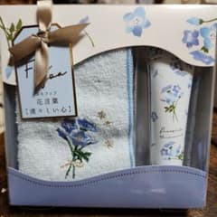 花こよみギフトセット ネモフィラ ハンドクリーム タオルハンカチのサムネイル