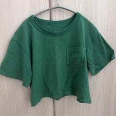 ポケット付き クロップド丈 Tシャツ グリーンのサムネイル