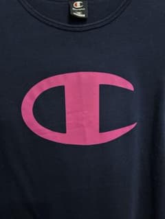 ✴︎送料込み✴︎champion ロゴTシャツ　ネイビーのサムネイル