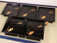 一富士二鷹三茄子 金蒔絵 黒塗四方膳 足付 五客 35cm 木製漆器【CM389 一富士二鷹三茄子 金蒔絵 黒塗四方膳 足付 五客 35cm 木製漆器【CM389