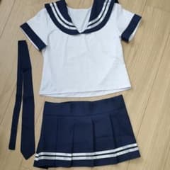【値下】セーラー服　コスプレ　衣装　上下のサムネイル