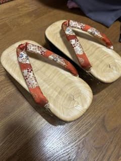 七五三 ぽっくり キッズ草履 赤い花柄 金色装飾 - メルカリ