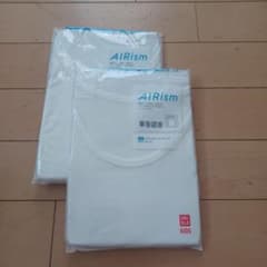 新品未使用　UNIQLOエアリズム　肌着130cmのサムネイル