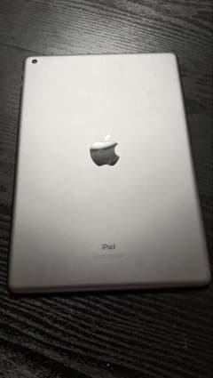 iPad 第8世代 32GB Wi-Fi スペースグレイ 本体のみ - メルカリ