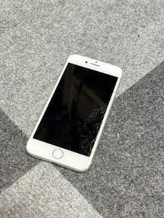 【ジャンク品】iPhone 7 シルバー 画面割れ 本体のみのサムネイル