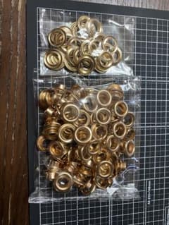 ハトメ 100個 マットゴールドのサムネイル