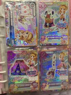 お値下げしました‼️アイカツ トレーディングカード 4枚セットのサムネイル