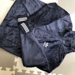 adidas パーカー？のサムネイル