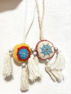 刺繍デザイン・タイのお守りのサムネイル